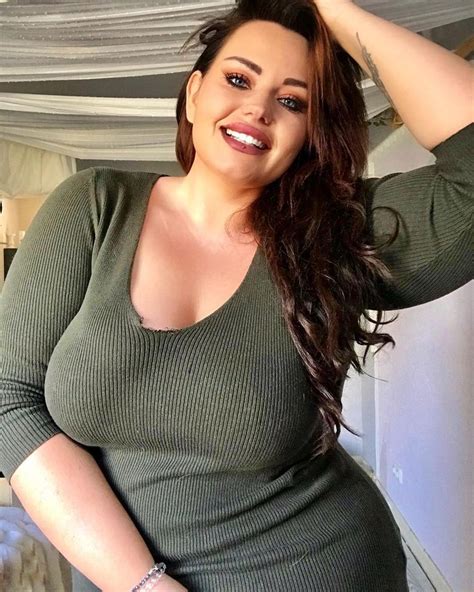 voluptuous women pics|52,090 results for beautiful busty woman in all